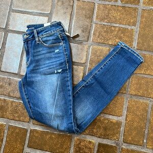 NWT Old Navy Distressed Mid-Rise Pop Icon Skinny Jean